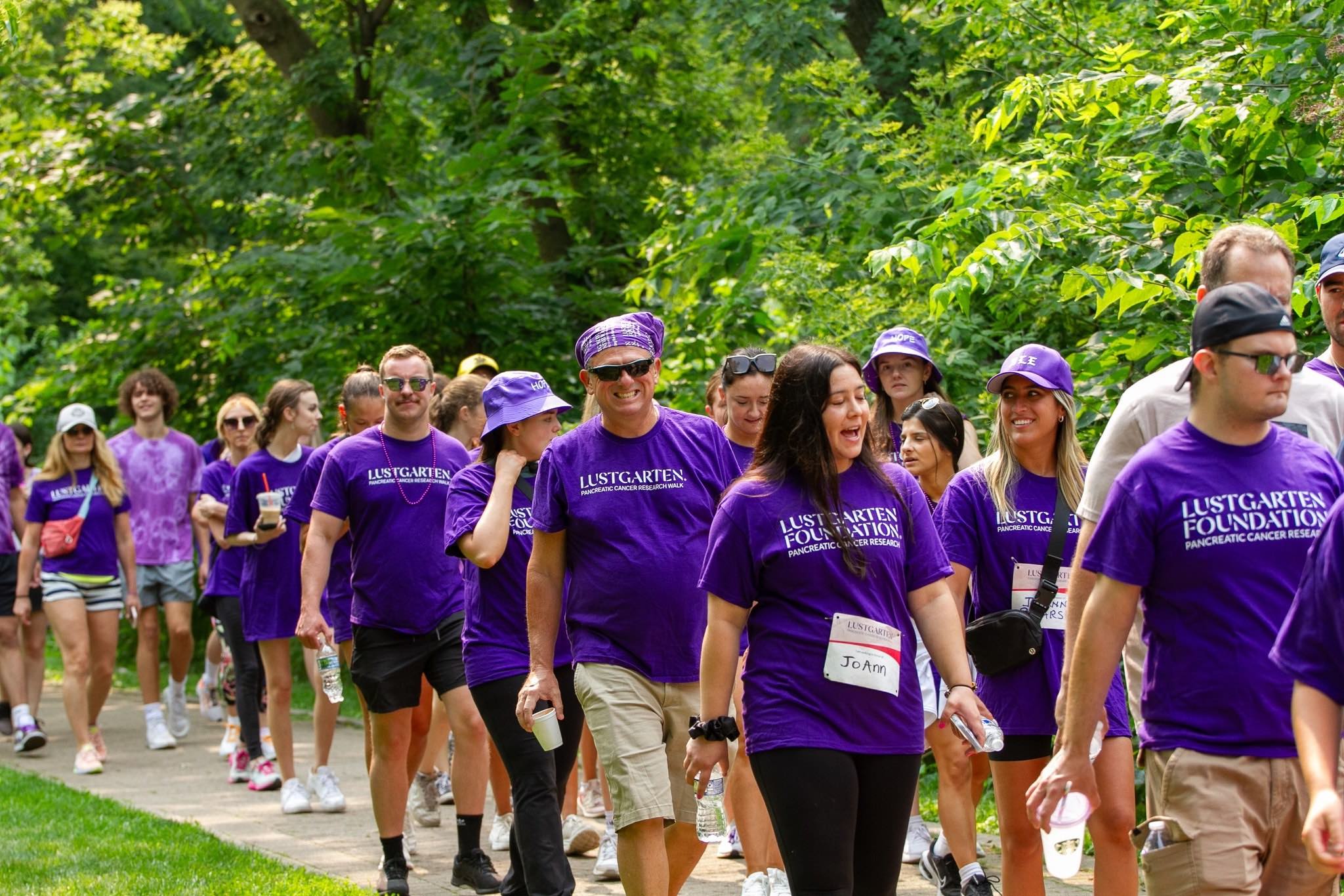Group walks in Lustgarten Walk in Naperville