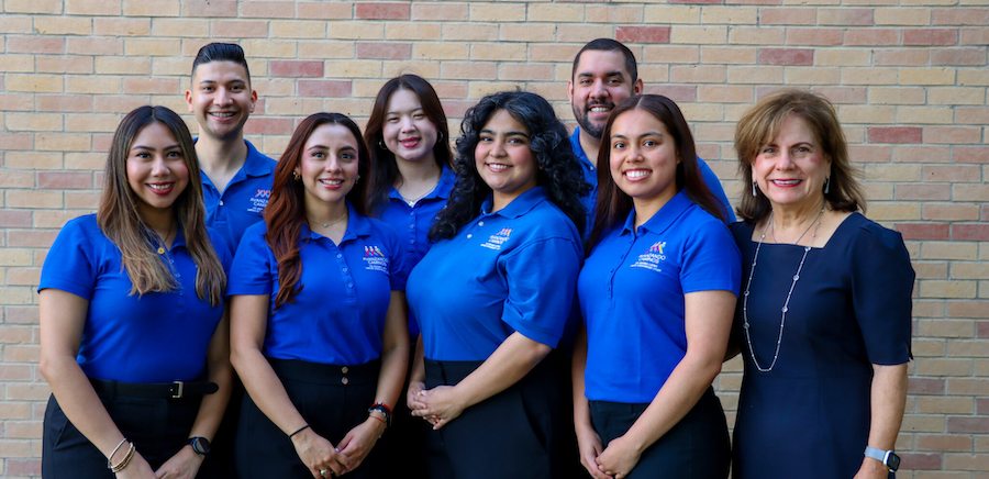 Avanzando Caminos Team group photo